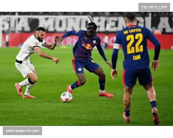 速报：奥格斯堡补时绝平，1-1与门兴格拉德巴赫握手言和